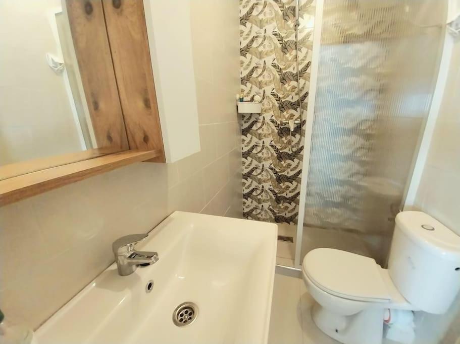 Appartement Cosy Proche Aeroport Deroua Ngoại thất bức ảnh