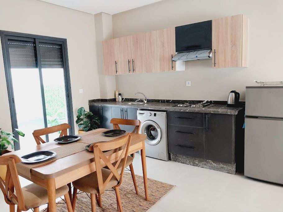 Appartement Cosy Proche Aeroport Deroua Ngoại thất bức ảnh